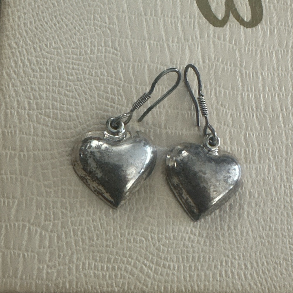 🔥🔥Vintage Tested Sterling Silver Stamped .925 Solid Heart Shaped Earrings🔥🔥